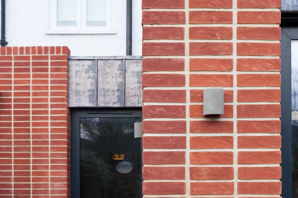 อิฐทั่วโลก : Hive House | Brick House in London
