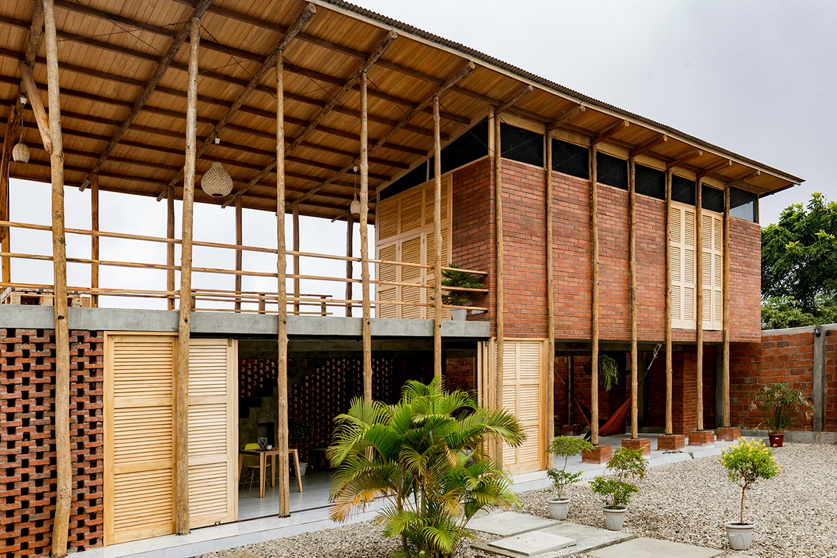 อิฐทั่วโลก : Stilts House | Brick House in Ecuador