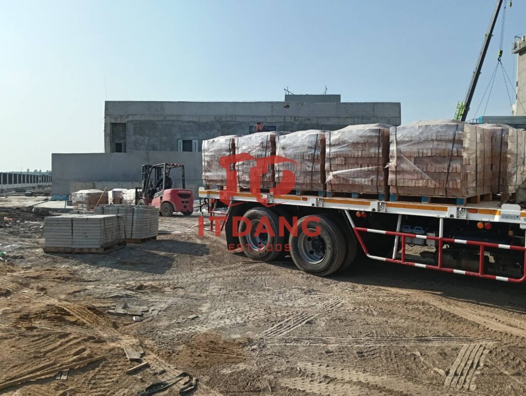 การจัดส่งอิฐแดง2