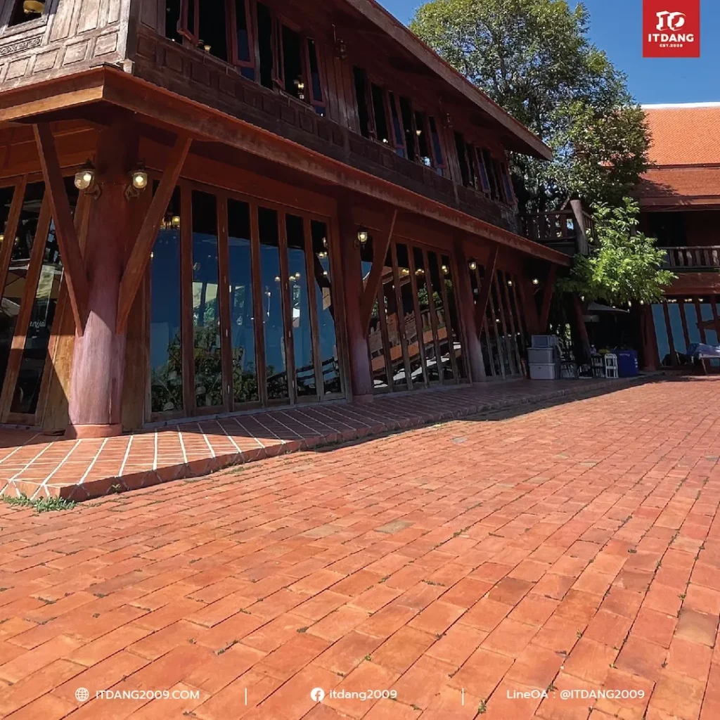 เพราะเรารู้ว่างานตกแต่งคือเรื่องของความรู้สึกและความละเอียดอ่อน ทีมงาน อิฐแดง2009 จึงไม่ได้ทำหน้าที่แค่ขาย แต่เราคือ "ที่ปรึกษาหน้างาน"