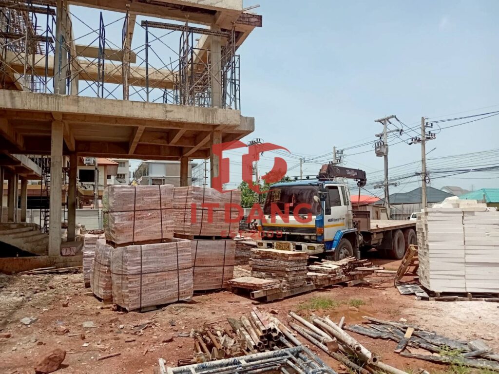 จัดส่งอิฐแดง