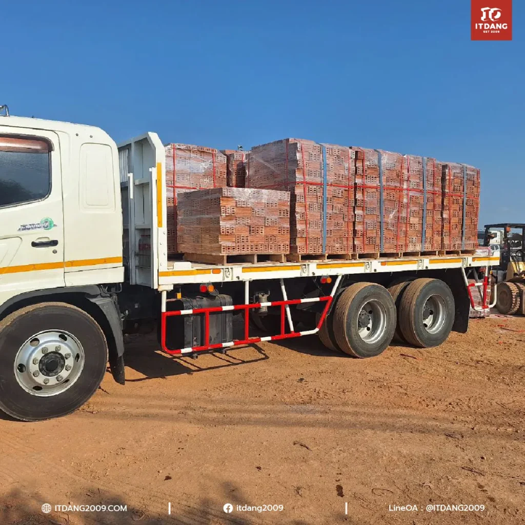 ภาพการจัดส่งอิฐแดง 3 รู โดยอิฐแดง 2009