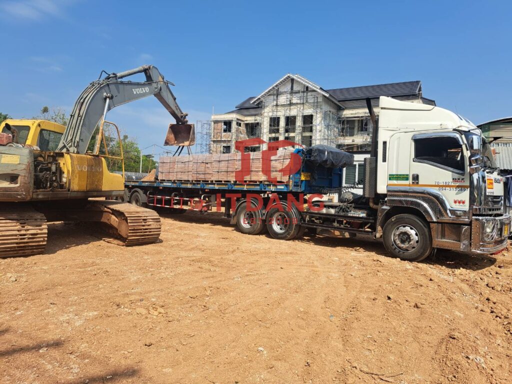 การจัดส่งอิฐแดง