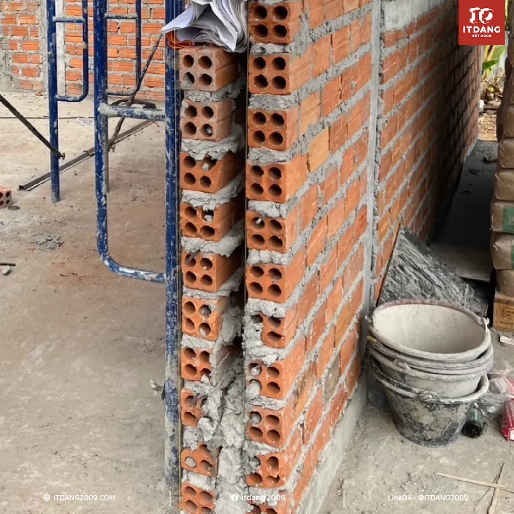 อิฐแดงมังกร