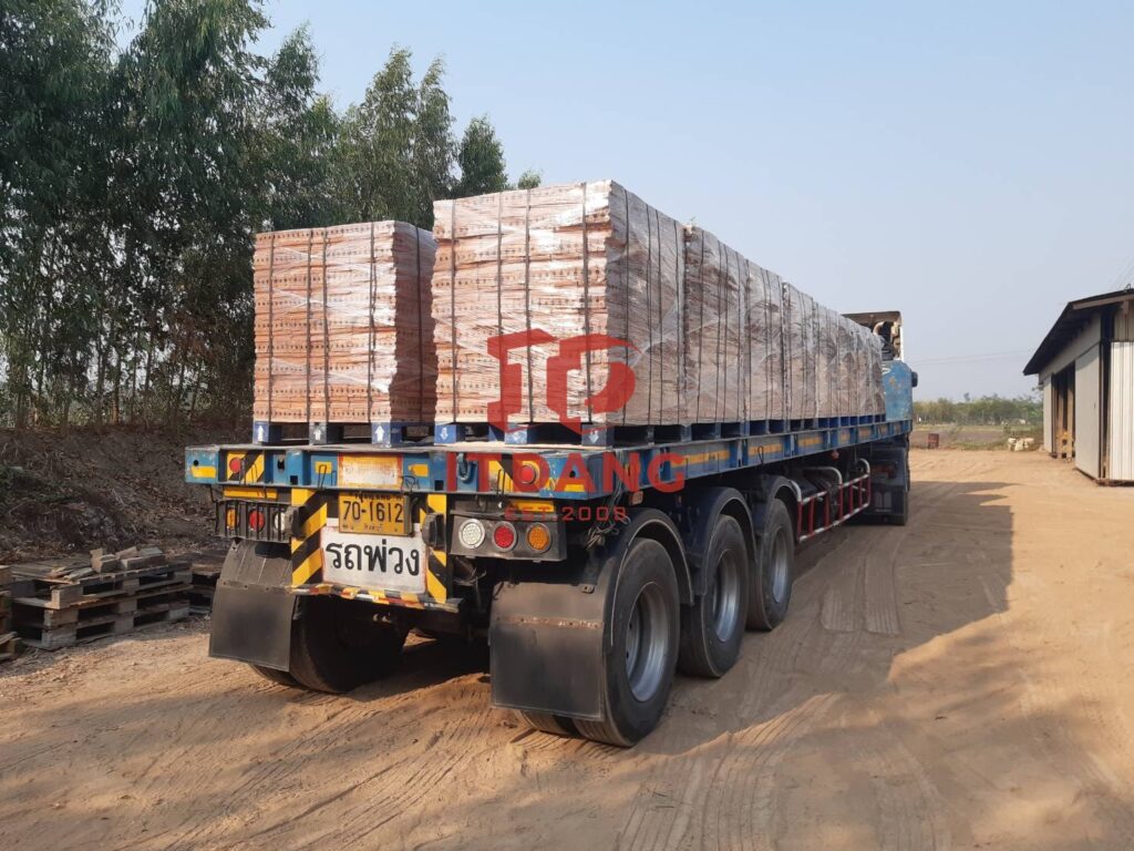 ขนส่งอิฐแดง